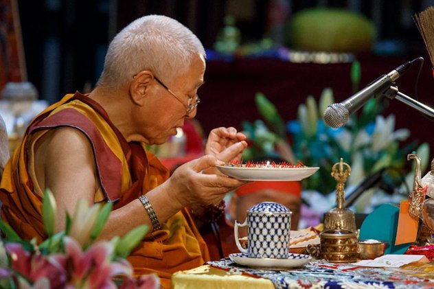 Фоторепортаж. Учения Ело Ринпоче в Москве Фоторепортаж. Учения Ело Ринпоче в Москве