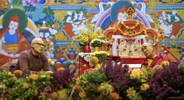 Далай-лама в Риге: о счастье, деньгах, вере и Третьей мировой войне