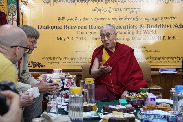 Далай-лама призвал к реформе образования и урокам «гигиены эмоций» Далай-лама призвал к реформе образования и урокам «гигиены эмоций»