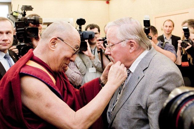 Далай-лама прочитает в Вильнюсе лекцию "Искусство счастья" Далай-лама прочитает в Вильнюсе лекцию "Искусство счастья"