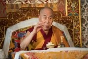 Его Святейшество Далай-лама обращается к слушателям во время религиозной церемонии празднования 50-летия Тибетского института в Риконе. Рикон, Швейцария. 21 сентября 2018 г. Фото: Мануэль Бауэр.