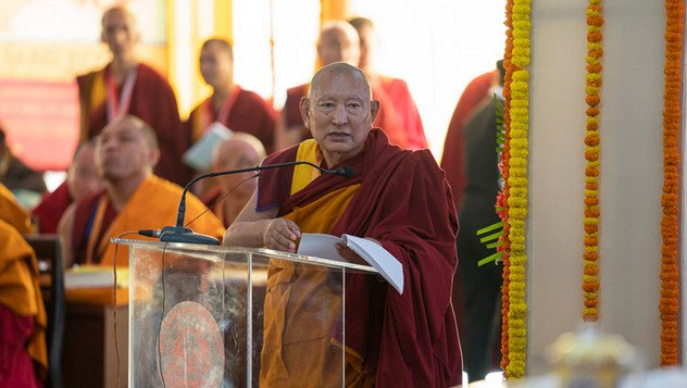 Далай-лама посетил открытие Первой конференции ученых-философов разных традиций, посвященной трактату Чже Цонкапы «Сущность красноречия» Далай-лама посетил открытие Первой конференции ученых-философов разных традиций, посвященной трактату Чже Цонкапы «Сущность красноречия»