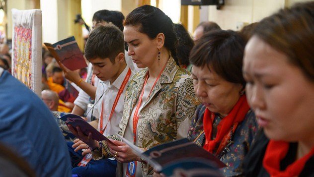 В Дхарамсале состоялся второй день учений Далай-ламы для буддистов России