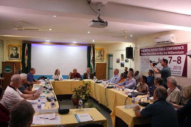 Миру нужна новая концепция образования с альтруизмом, заявили в Индии