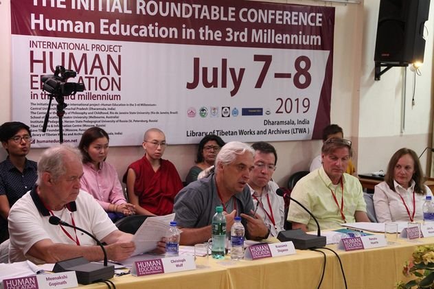 Миру нужна новая концепция образования с альтруизмом, заявили в Индии