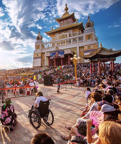 Валерий Андросов: «К сожалению, наши политики не пускают Далай-ламу – боятся китайской ноты протеста» Валерий Андросов: «К сожалению, наши политики не пускают Далай-ламу – боятся китайской ноты протеста»