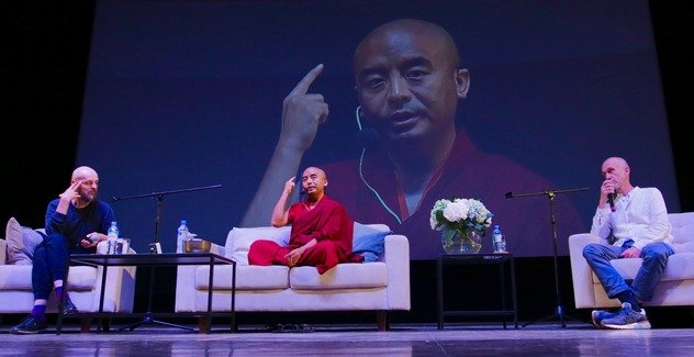 Фоторепортаж. Навстречу миру: беседа Мингьюра Ринпоче и Ивана Вырыпаева Фоторепортаж. Навстречу миру: беседа Мингьюра Ринпоче и Ивана Вырыпаева