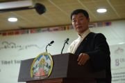 Президент Центральной тибетской администрации Лобсанг Сенге выступает с основным докладом во время церемонии открытия Восьмой международной конференции групп поддержки Тибета. Дхарамсала, Индия. 3 ноября 2019 г. Фото: ЦТА.