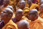 Монахи слушают учение Его Святейшества Далай-ламы в Международном центре обучения бхикшу «Локуттара». Аурангабад, штат Махараштра, Индия. 23 ноября 2019 г. Фото: Тензин Чойджор (офис ЕСДЛ). Монахи слушают учение Его Святейшества Далай-ламы в Международном центре обучения бхикшу «Локуттара». Аурангабад, штат Махараштра, Индия. 23 ноября 2019 г. Фото: Тензин Чойджор (офис ЕСДЛ).