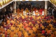 Собрание монахов во время учения Его Святейшества Далай-ламы о буддийской традиции Наланды, организованного в Международном центре обучения бхикшу «Локуттара». Аурангабад, штат Махараштра, Индия. 23 ноября 2019 г. Фото: Тензин Чойджор (офис ЕСДЛ). Собрание монахов во время учения Его Святейшества Далай-ламы о буддийской традиции Наланды, организованного в Международном центре обучения бхикшу «Локуттара». Аурангабад, штат Махараштра, Индия. 23 ноября 2019 г. Фото: Тензин Чойджор (офис ЕСДЛ).