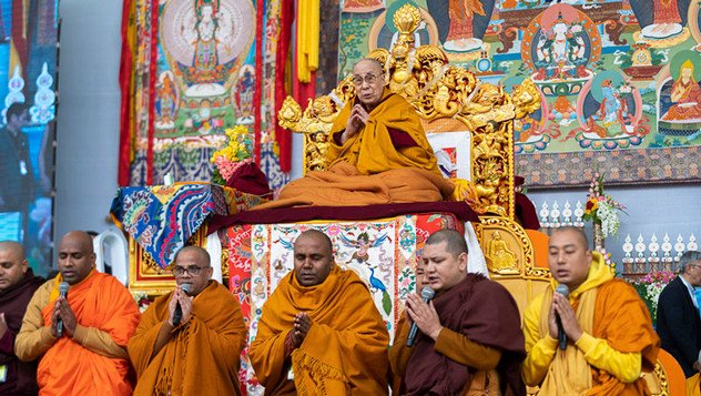 Далай-лама даровал в Бодхгае учения по произведению Гьялсэ Тогме Сангпо «Тридцать семь практик бодхисаттвы»