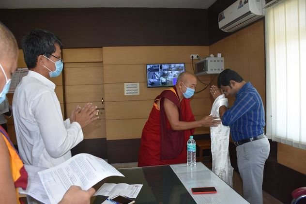 Монастырь Дрепунг Гоманг принимает участие в борьбе с пандемией коронавируса Монастырь Дрепунг Гоманг принимает участие в борьбе с пандемией коронавируса