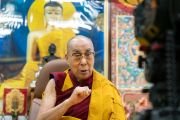 По просьбам верующих со всего мира Его Святейшество Далай-лама дарует онлайн-учения в своей резиденции. Дхарамсала, штат Химачал-Прадеш, Индия. 16 мая 2020 г. Фото: дост. Тензин Джампхел.