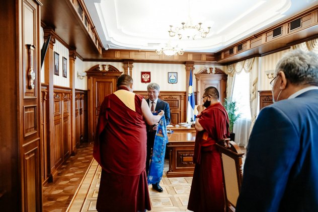 В Бурятию прибыл первый в России геше-лхарамба Добдон-лама