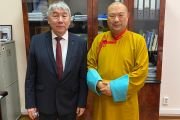 Тэло Тулку Ринпоче  c проректором БГУ по научной работе Вячеславом Хахиновым. 17 ноября 2020 г.