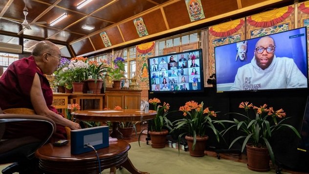 Далай-лама провел беседу на тему «Будь любовью для единого лучшего мира»