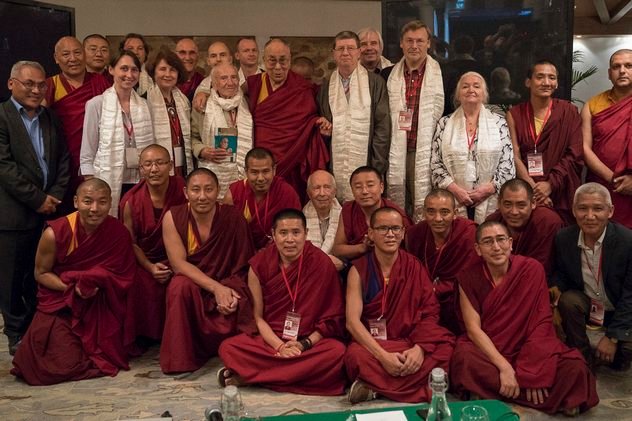 А. М. Шустова. Далай-лама и наука. К 85-летию Далай-ламы