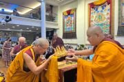 Линг Ринпоче посетил Сингапур и даровал учения