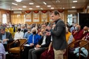 Джон Данн, заслуженный профессор созерцательных гуманитарных наук Университета Висконсин-Мэдисон, излагает свои мысли о прозвучавших докладах. Дхарамсала, штат Химачал-Прадеш, Индия. 12 октября 2022 г. Фото: Тензин Чойджор (офис ЕСДЛ).