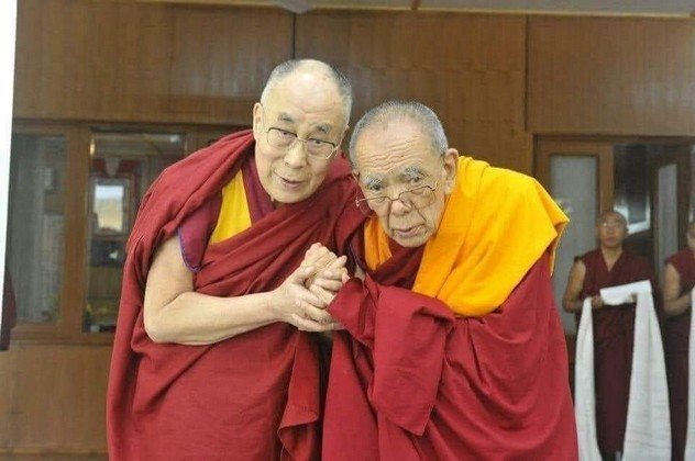 Ушел из жизни Кьябдже Ризонг Ринпоче, 102-й держатель трона Ганден