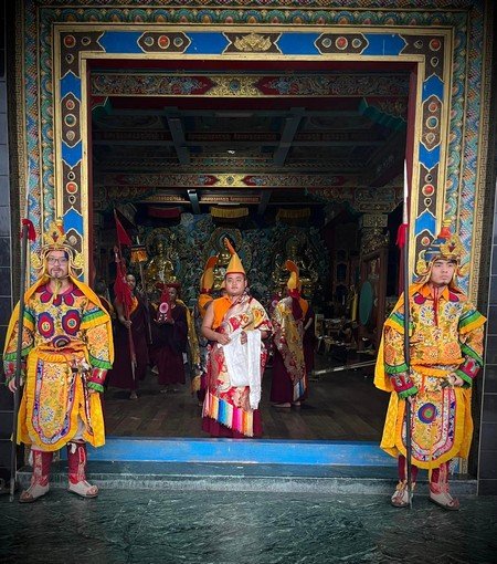 Фоторепортаж: Пуджа Цемара в монастыре Несанг Донгаг Джангчуб Даргьелинг