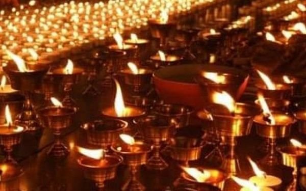 К празднику тысячи лампад готовятся в Калмыкии и Бурятии