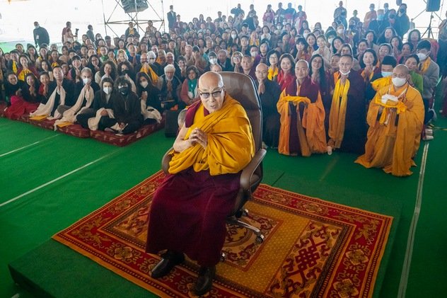 Фоторепортаж. Далай-лама встретился с вьетнамскими буддистами в Бодхгае Фоторепортаж. Далай-лама встретился с вьетнамскими буддистами в Бодхгае