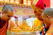 41-му Сакья Тричену Ринпоче поднесен молебен о долгой жизни