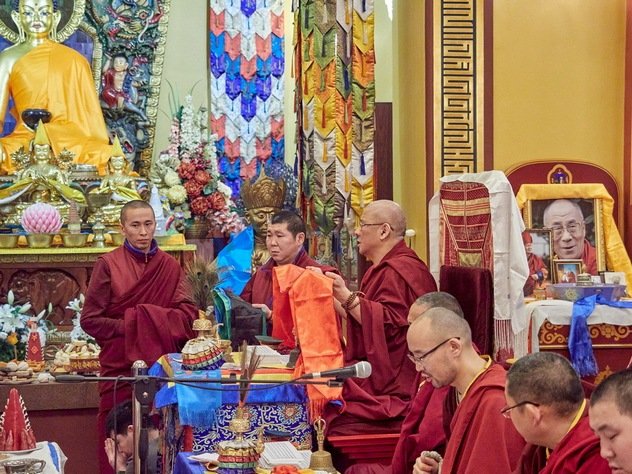 Петербургский дацан Гунзэчойнэй празднует наступление Сагаалгана