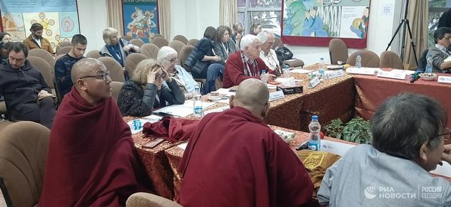 Далай-лама ответил на вопрос, есть ли сознание у животных Далай-лама ответил на вопрос, есть ли сознание у животных