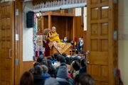 Сикьонг Пемпа Церинг во время встречи Его Святейшества Далай-ламы со студентами и выпускниками магистерского и дипломного курсов философии буддизма традиции Наланда (Nalanda Masters and Diploma Course). Дхарамсала, штат Химачал-Прадеш, Индия. 2 июня 2023 г. Фото: Тензин Чойджор (офис ЕСДЛ).