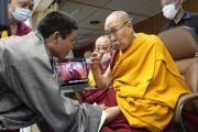 Далай-лама встретился с тибетским режиссером Дхондупом Вангченом