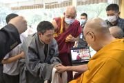 Далай-лама встретился с тибетским режиссером Дхондупом Вангченом