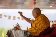 Его Святейшество Далай-лама проводит подготовительные ритуалы для посвящения Авалокитешвары. Ле, Ладак, Индия. 23 июля 2023 г. Фото: Тензин Чойджор (офис ЕСДЛ).