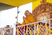Его Святейшество Далай-лама смотрит выступления тибетских артистов во время встречи с членами тибетского сообщества Ладака. Ле, Ладак, Индия. 26 июля 2023 г. Фото: Тензин Чойджор (офис ЕСДЛ). Его Святейшество Далай-лама смотрит выступления тибетских артистов во время встречи с членами тибетского сообщества Ладака. Ле, Ладак, Индия. 26 июля 2023 г. Фото: Тензин Чойджор (офис ЕСДЛ).