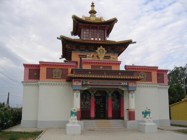 В Калмыкии начаты ремонтные работы в одном из храмов республики