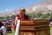 Досточтимый Церинг Ангдус, президент Ассоциации ладакских монастырей, произносит слова благодарности по завершении мероприятия в честь Его Святейшества Далай-ламы. Ле, Ладак, Индия. 23 августа 2023 года. Тензин Чойджор (Офис ЕСДЛ).