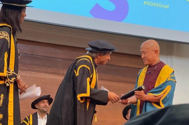 Лондонский университет присвоил почетную степень Дзонгсару Кхьенце Ринпоче