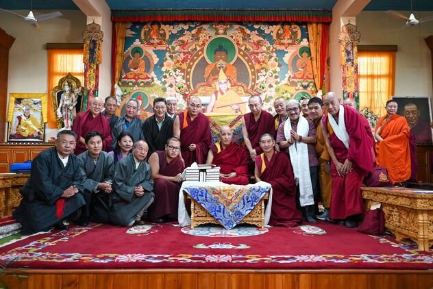 Институт буддийской диалектики и колледж Сара отметили золотой и серебряный юбилеи