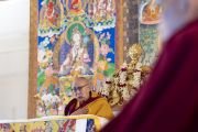 Его Святейшество Далай-лама говорит о зарождении бодхичитты, ума просветления, во время второго дня учений в Бодхгае. Штат Бихар, Индия. 30 декабря 2023 г. Фото: дост. Замлинг Норбу (офис ЕСДЛ)