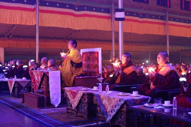 Фоторепортаж. Подношение света в заключительный день Кагью монлама