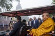 Его Святейшество Далай-лама направляется в паломничество в храм Махабодхи. Бодхгая, штат Бихар, Индия. 18 января 2024 г. Фото: Тензин Чойджор (офис ЕСДЛ).