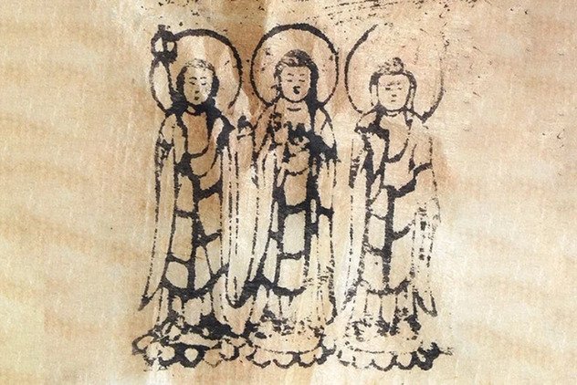 Редкие буддийские изображения были найдены внутри старинной статуи