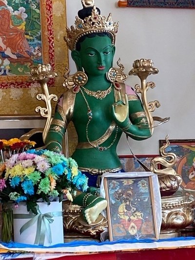 В московском храме «Тубден Шедублинг» освятили подарок Тувы – статую Зеленой Тары