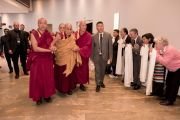 Его Святейшество Далай-лама проходит через вестибюль гостиницы. Цюрих, Швейцария. 22 июня 2024 г. Фото: Манюэль Бауэр