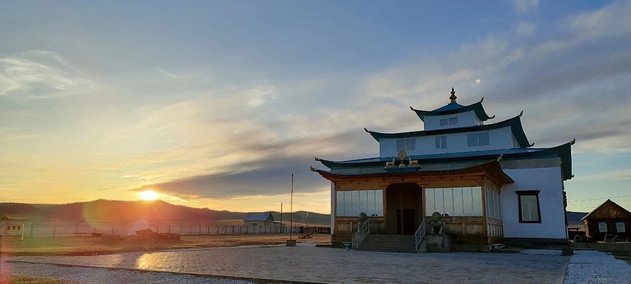 Созданная Даши Намдаковым статуя Будды Шакьямуни украсит алтарь Чесанского дацана