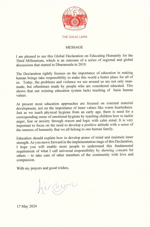 Его Святейшество Далай-лама одобрил Глобальную декларацию «Образование человечества для третьего тысячелетия»