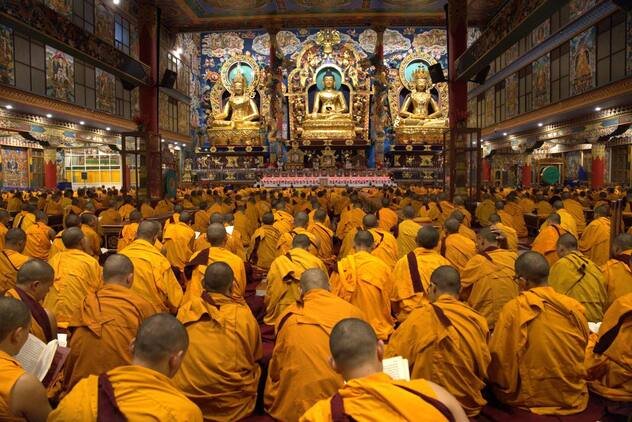 Фоторепортаж. Летний ретрит сезона дождей в монастыре Намдролинг