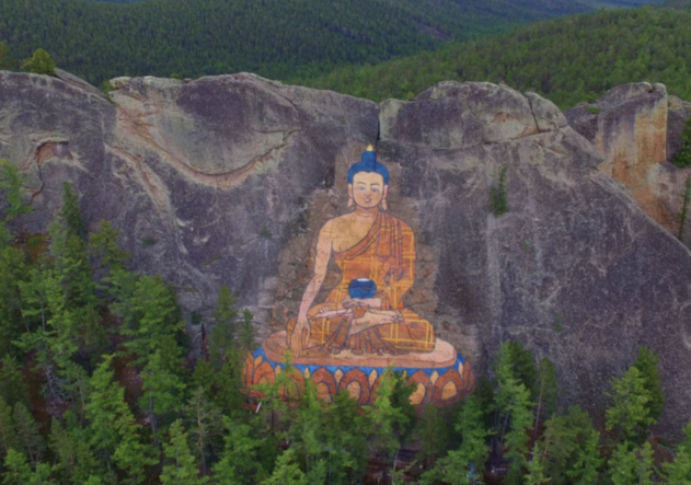 Ело Ринпоче и монахи из монастыря Гьюто проведут буддийские ритуалы на горе Баян-хонгор близ села Баян-Гол