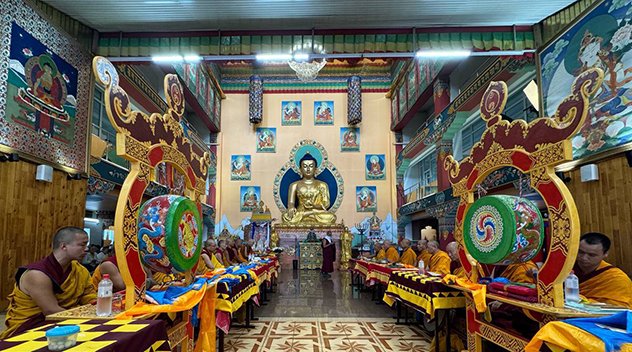 Монах из монастыря Гьюто Ген Вангчуг Дордже пожелал Бурятии и России процветание